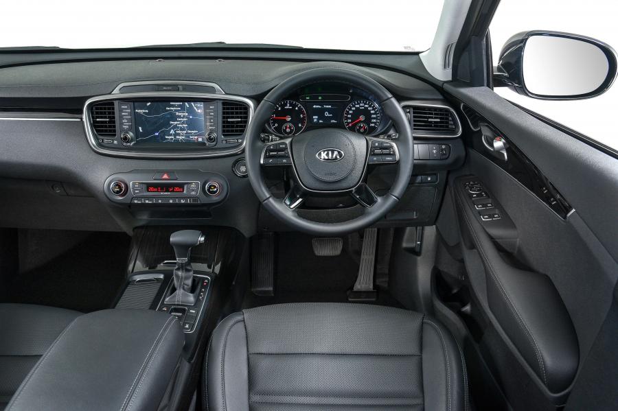 Торпедо Kia Sorento (UM) 2018 года  (ZA) (фото 9 из 40)